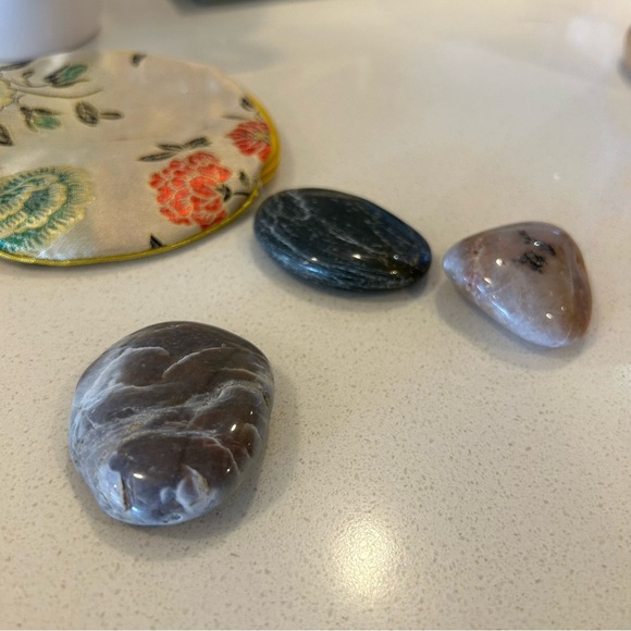 Set of Inspirational Wish Stones and Pouch - Picture 2 of 10